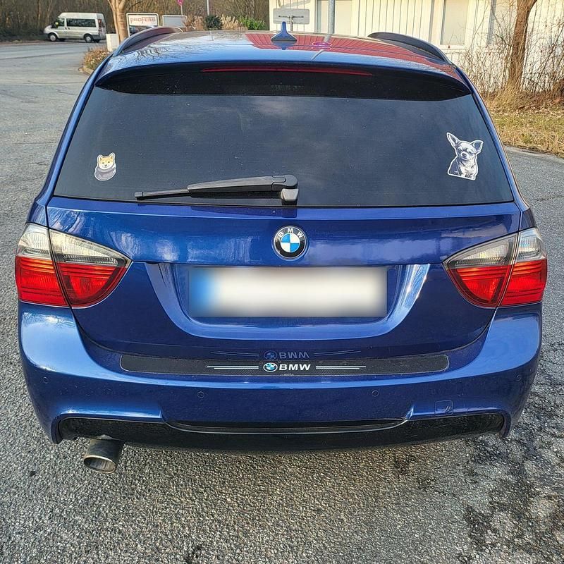 Gebraucht BMW 320 177 PS (130 kW) 2007 Blau Kombi