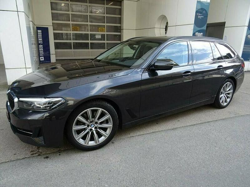 Gebraucht BMW 520 Shadowline 190 PS (139 kW) 2020 Grau Kombi