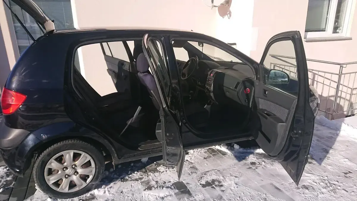 Second-hand Hyundai Getz 67 CP (49 kW) 2008 Negru Hatchback