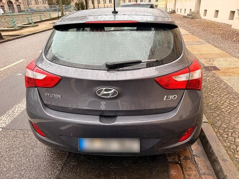 Gebraucht Hyundai i30 136 PS (100 kW) 2016 Grau Limousine