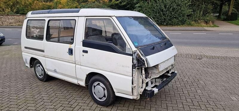 Gebraucht 1996 Mitsubishi L300 Van / Kleinbus | 6.999 € - Bild 1/4