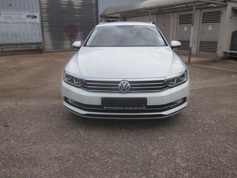 Gebraucht VW Passat Highline 150 PS (110 kW) 2018 Weiß Kombi