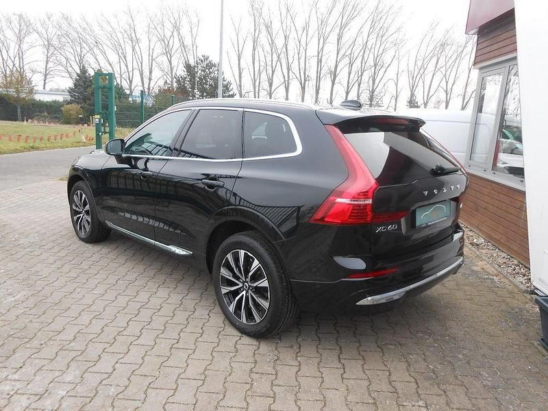 Gebraucht Volvo XC60 Plus 197 PS (144 kW) 2022 SUV