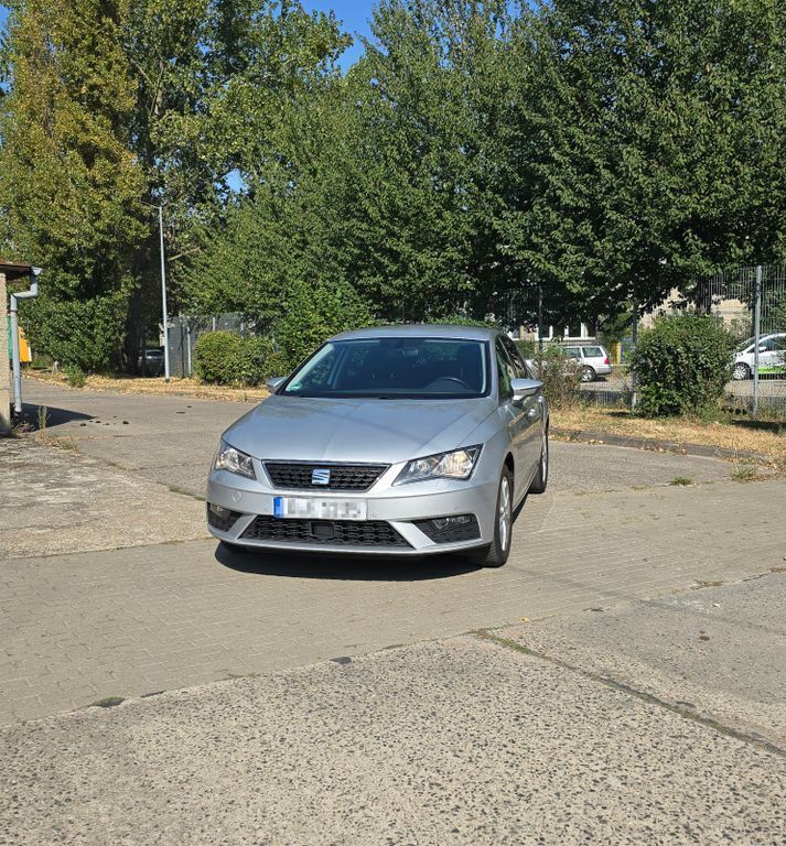 Silber Gebraucht 2017 Seat Leon Style Limousine | 13.100 € (Fairer Preis) - Bild 1/4