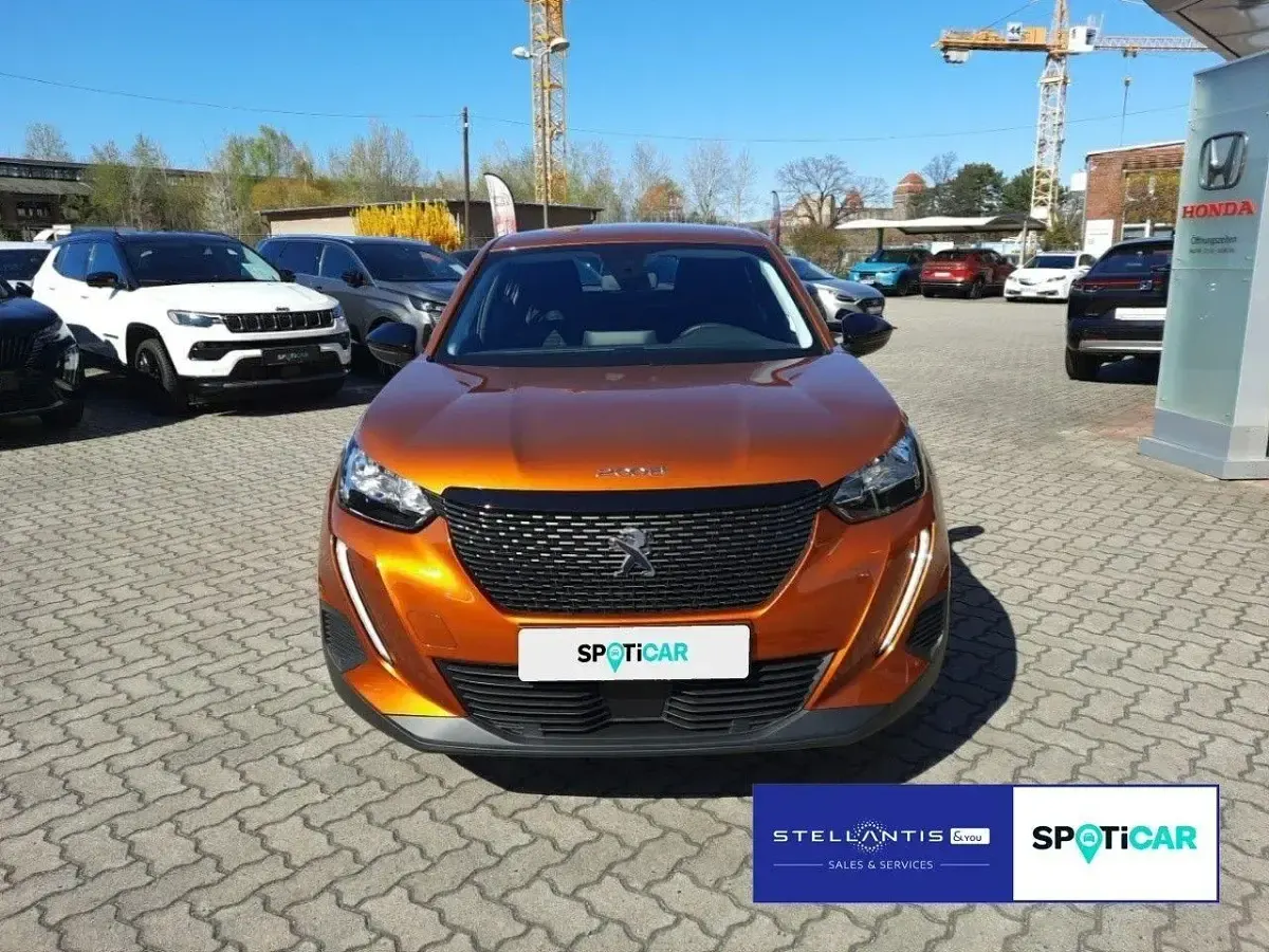 Gebraucht Peugeot 2008 Active 101 PS (74 kW) 2022 Orange SUV