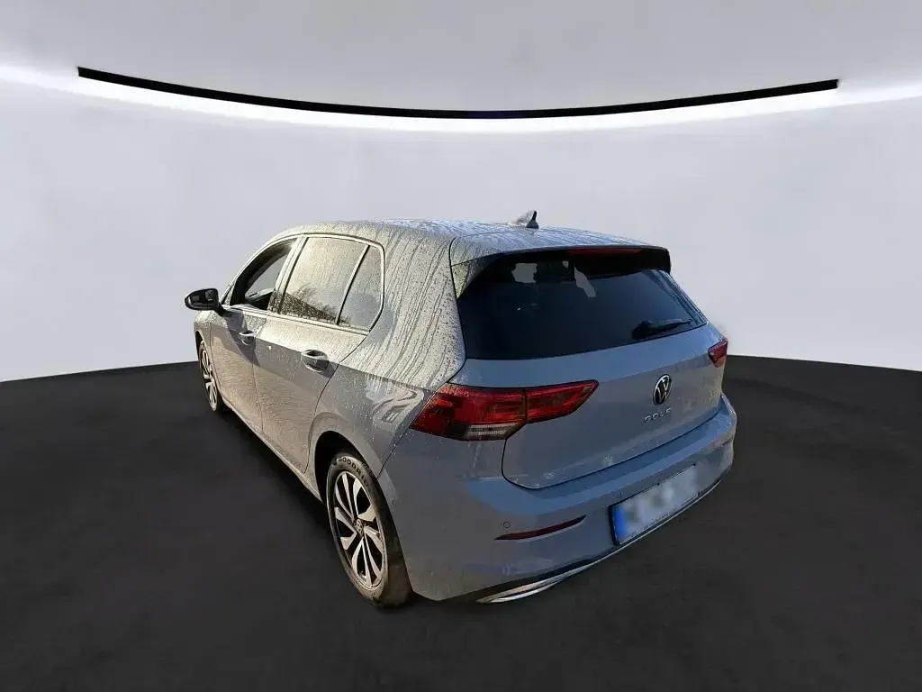 Gebraucht VW Golf VIII Active 150 PS (110 kW) 2023 Mondsteingrau Limousine