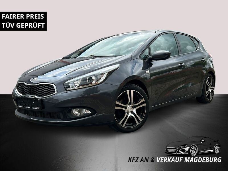 Grau Gebraucht 2013 Kia Ceed Spirit Limousine | 7.490 € (Guter Preis) - Bild 1/4