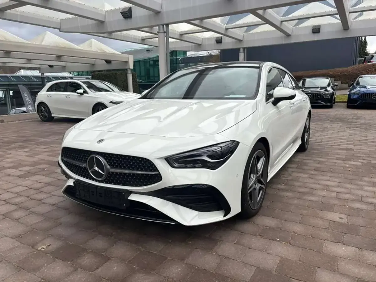 Gebraucht Mercedes CLA220 AMG 190 PS (139 kW) 2024 Unilack polarweiß Limousine