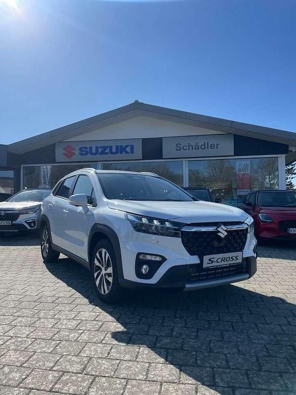 Weiß Gebraucht 2025 Suzuki SX4 S-Cross Comfort+ SUV | 33.790 € - Bild 1/4