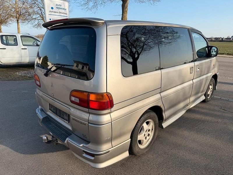 Gebraucht Mitsubishi Space Gear 113 PS (83 kW) 2000 Van / Kleinbus
