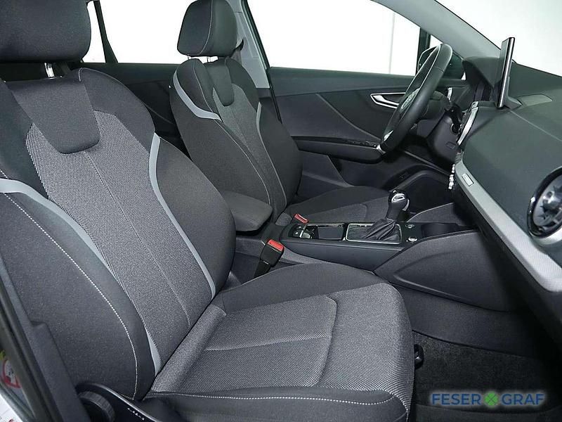Gebraucht Audi Q2 Ambiente 150 PS (110 kW) 2025 Daytonagrau perleffekt SUV