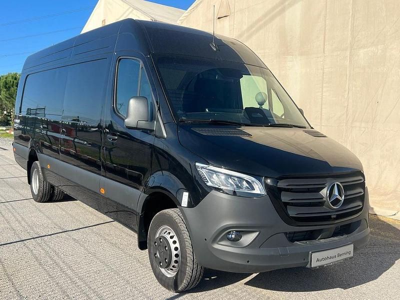 Schwarz Neu 2025 Mercedes Sprinter Van | 77.350 € (Teuer) - Bild 1/4