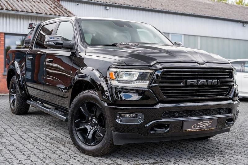 Schwarz Gebraucht 2023 Dodge Ram Abholung | 51.199 € (Etwas zu teuer) - Bild 1/4