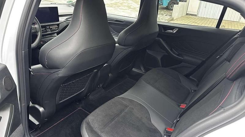 Gebraucht Ford Focus S 280 PS (205 kW) 2024 Weiß Kombi