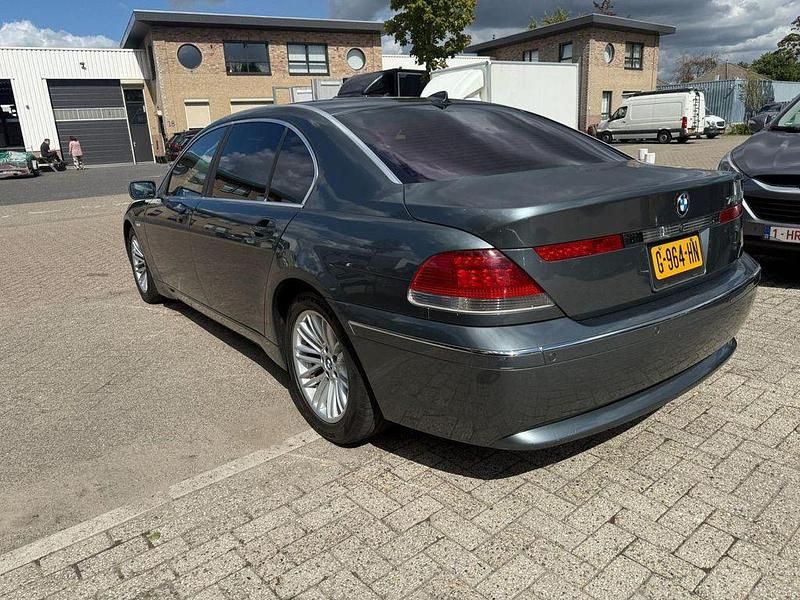 Gebraucht BMW 745L 333 PS (244 kW) 2002 Grau Limousine