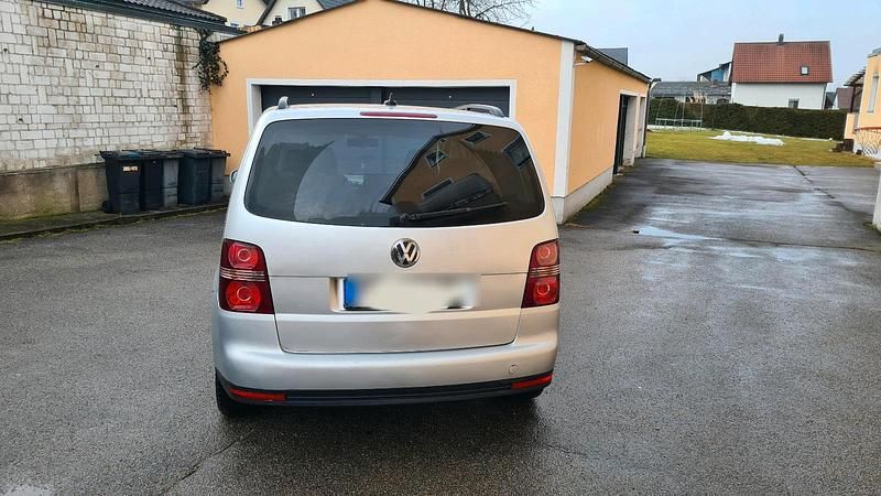 Gebraucht VW Touran 105 PS (77 kW) 2008 Silber Van / Kleinbus