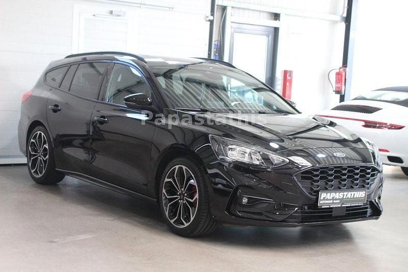 Schwarz Gebraucht 2021 Ford Focus ST-Line X Limousine | 18.990 € (Fairer Preis) - Bild 1/4