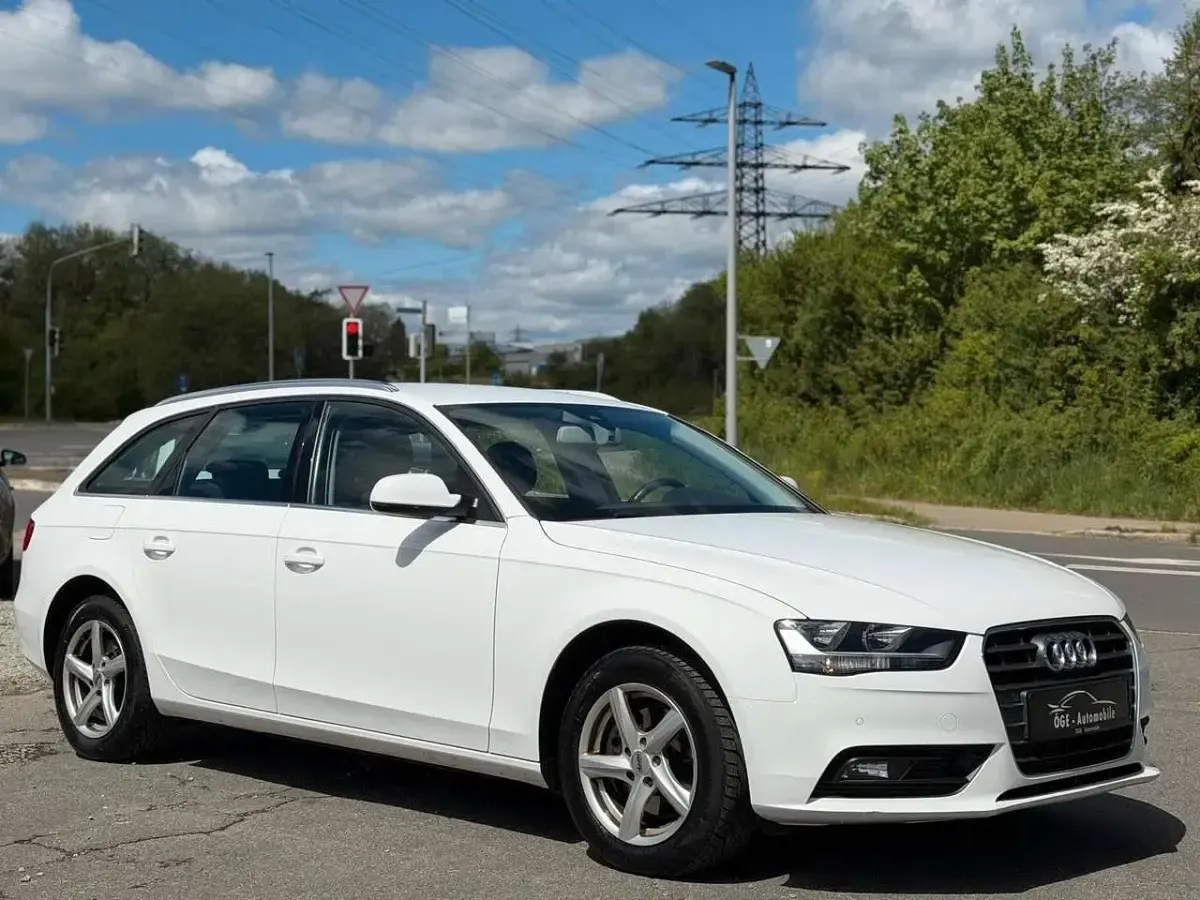 Gebraucht Audi A4 Attraction 150 PS (110 kW) 2015 Weiß Kombi