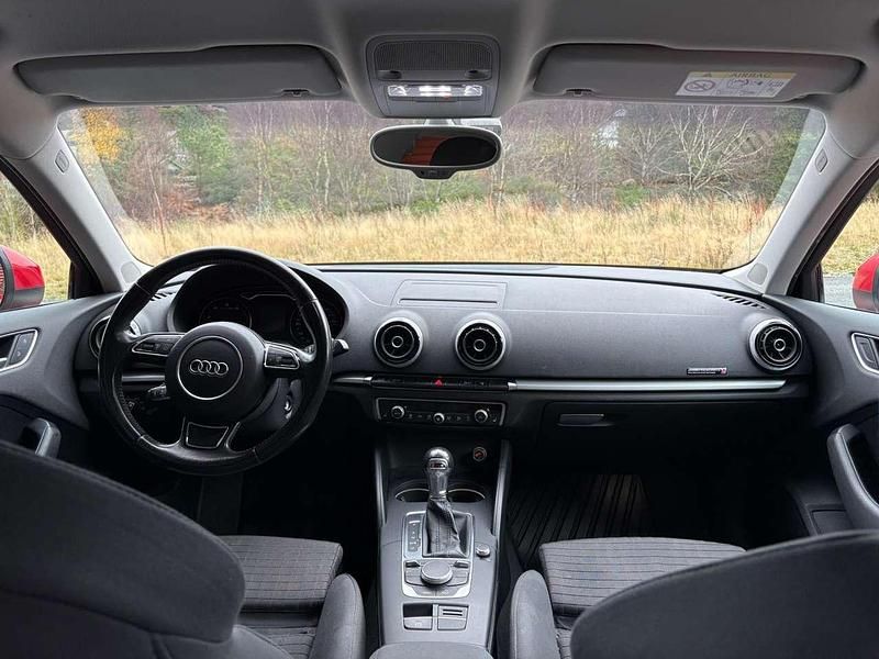 Gebraucht Audi A3 Ambition 150 PS (110 kW) 2015 Rot Limousine