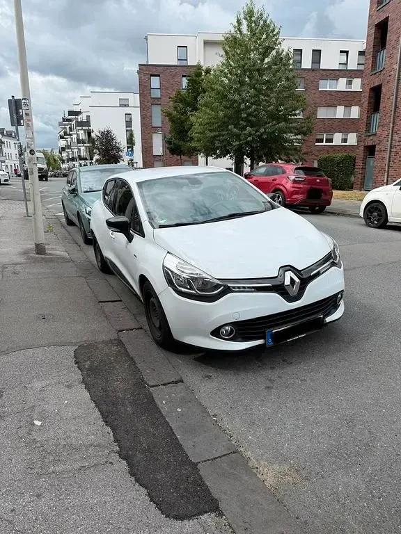 Gebraucht Renault Clio Dynamique 90 PS (66 kW) 2015 Weiß Limousine