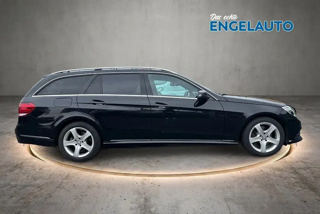 Gebraucht Mercedes E350 Avantgarde 258 PS (189 kW) 2015 Schwarz Limousine