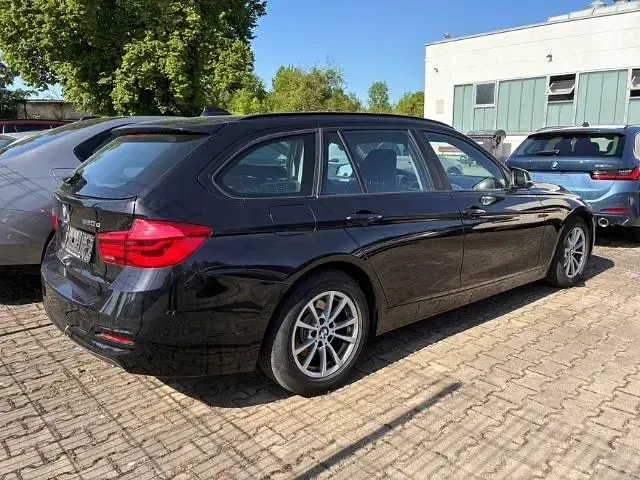 Gebraucht BMW 320 Sport Line 190 PS (139 kW) 2016 Schwarz Kombi