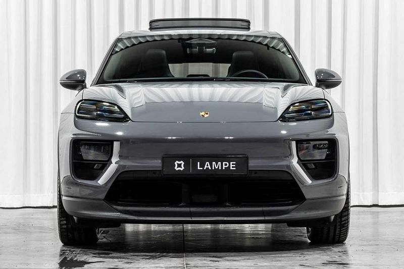 Gebraucht Porsche Macan 4 Electric Performance Package 300 kW (408 PS) 2025 Grau SUV