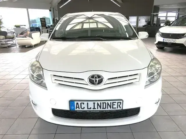 Gebraucht Toyota Auris Travel 132 PS (97 kW) 2012 Weiß Limousine