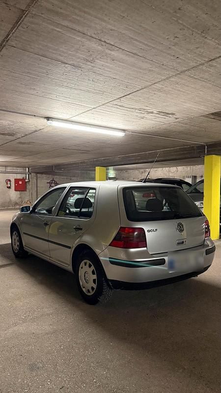 Gebraucht VW Golf IV Edition 75 PS (55 kW) 2001 Silber Limousine