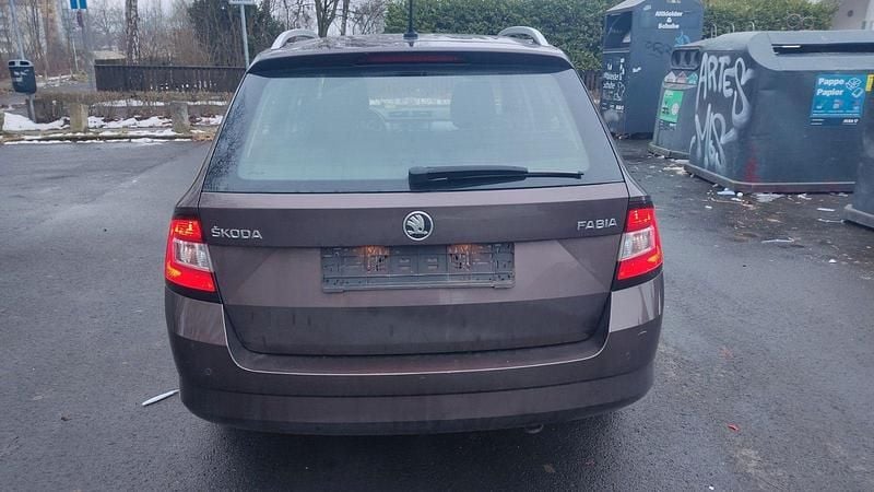 Gebraucht Skoda Fabia Style 90 PS (66 kW) 2015 Braun Kleinwagen