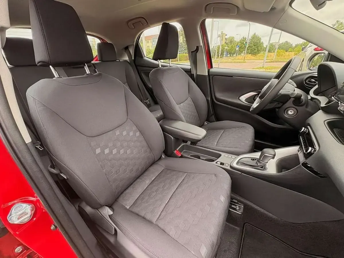 Neu Mazda 2 Center-Line 116 PS (85 kW) 2025 Formal red Kleinwagen