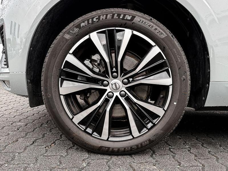 Gebraucht Volvo XC60 Core 197 PS (144 kW) 2024 Grau SUV