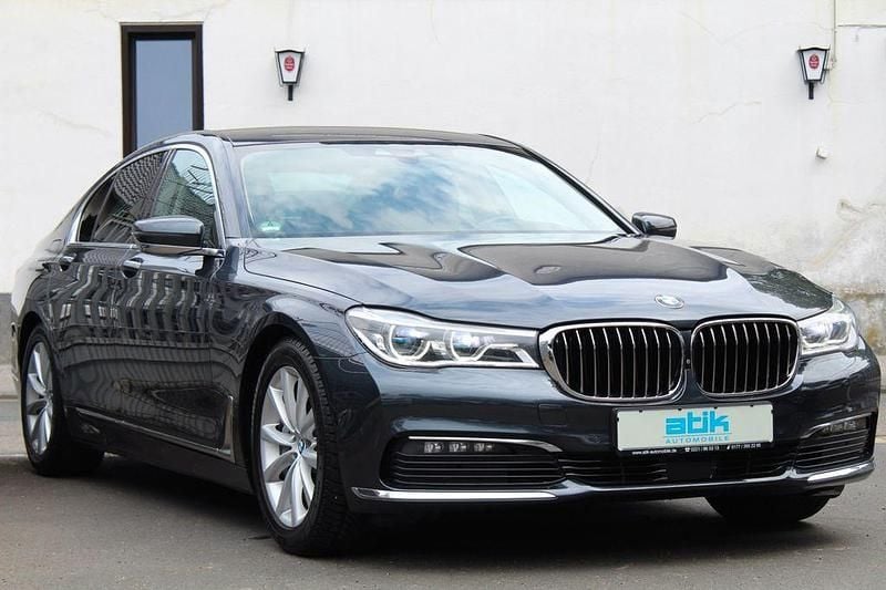 Grau Gebraucht 2016 BMW 730 Performance Limousine | 22.899 € (Guter Preis) - Bild 1/4