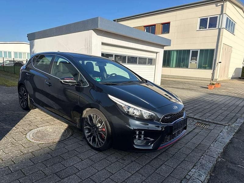 Gebraucht Kia Ceed GT-Challenge 204 PS (150 kW) 2014 (1k) zilinaschwarz met. Kleinwagen