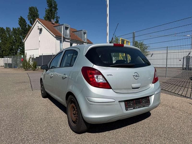 Usata Opel Corsa Edition 80 CV (58 kW) 2010 Verde Utilitaria