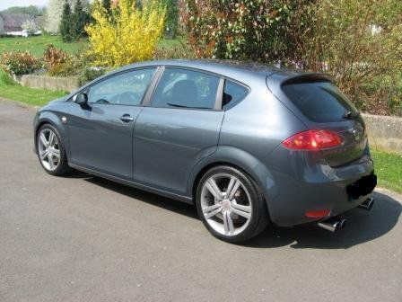 Usata Seat Leon 328 CV (241 kW) 2006 Grigio Berlina