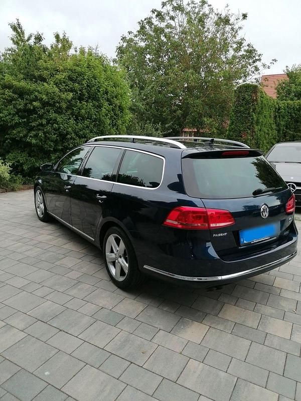 Gebraucht VW Passat Exclusive 140 PS (102 kW) 2013 Blau Kombi