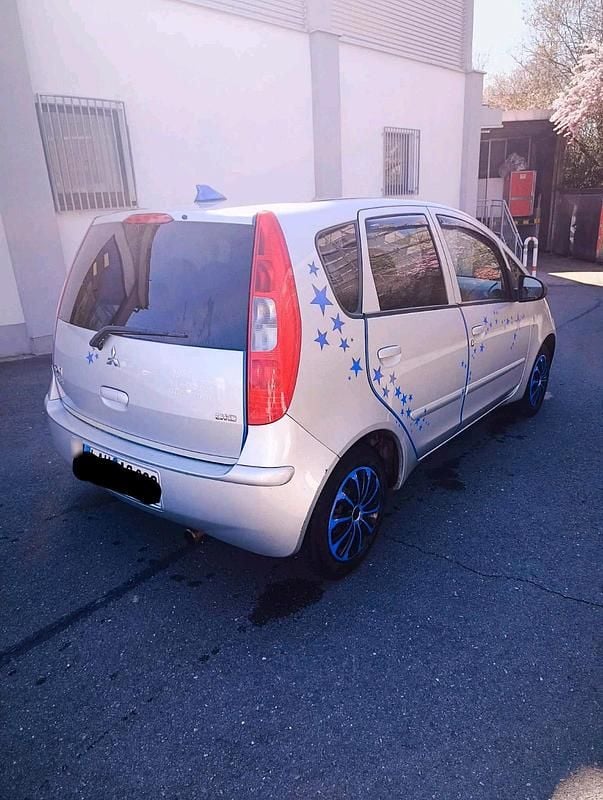 Gebraucht Mitsubishi Colt Motion 100 PS (73 kW) 2008 Silber Limousine