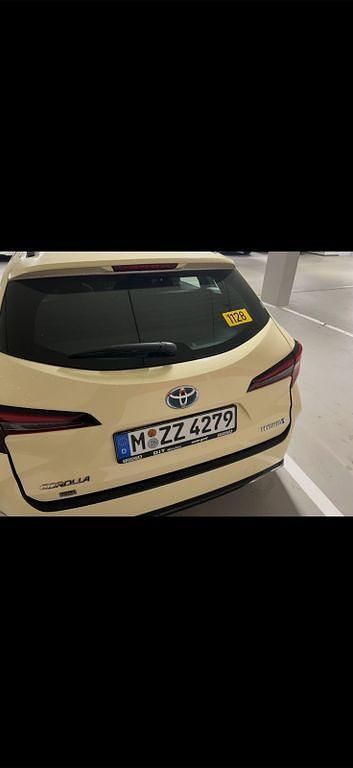 Gebraucht Toyota Corolla 98 PS (72 kW) 2024 Weiß Limousine