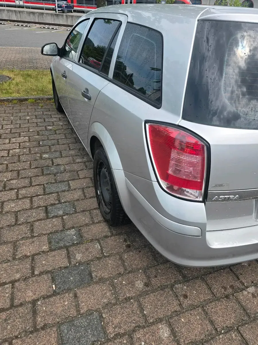 Gebraucht Opel Astra 115 PS (84 kW) 2010 Grau Kombi