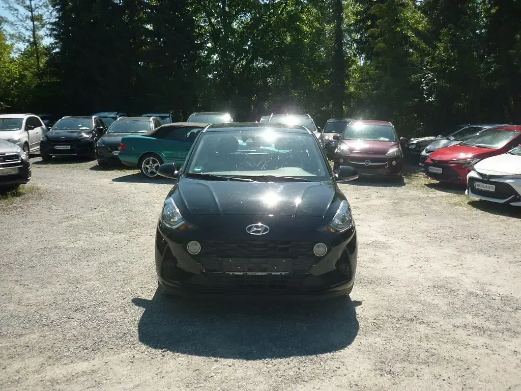 Gebraucht Hyundai i10 Trend 84 PS (61 kW) 2022 Schwarz Kleinwagen