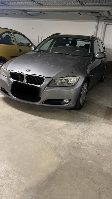 Silber Gebraucht 2012 BMW 318 Kombi | 4.800 € (Superpreis) - Bild 1/4