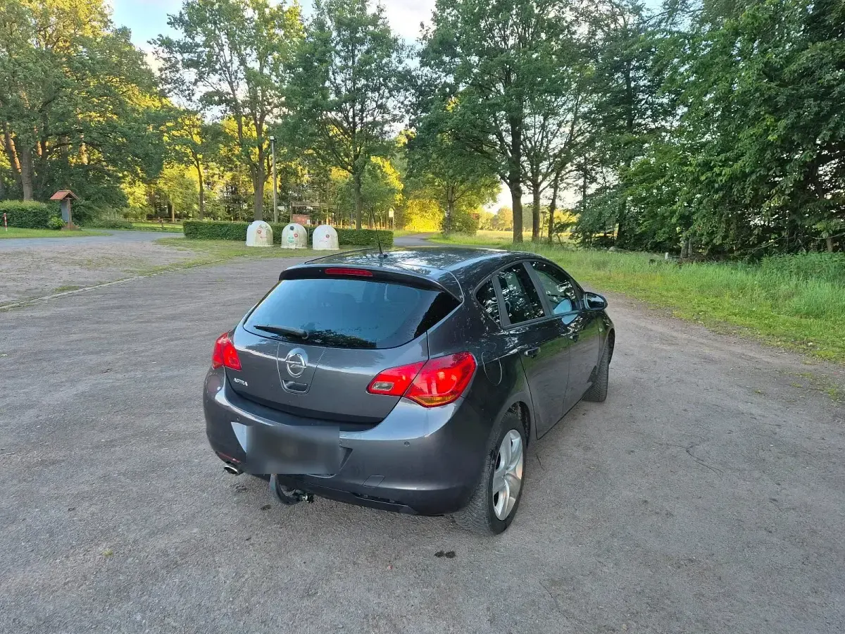 Gebraucht Opel Astra 120 PS (88 kW) 2011 Grau Coupé