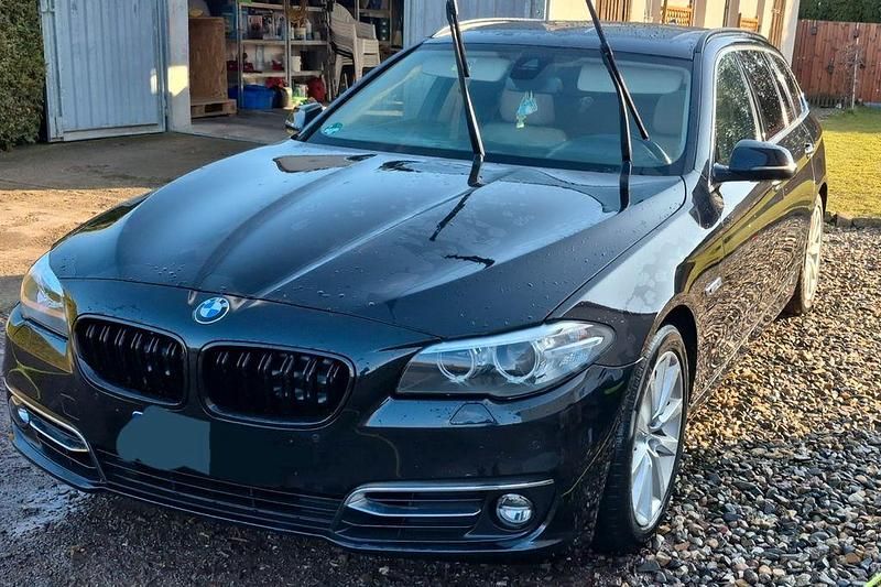 Gebraucht BMW 520 Luxury Line 184 PS (135 kW) 2013 Schwarz Kombi