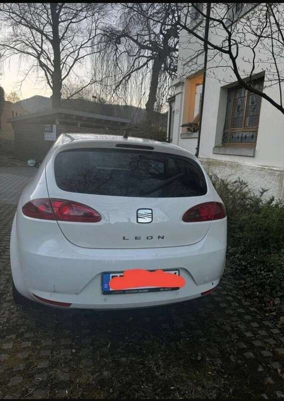 Weiß Gebraucht 2007 Seat Leon Stylance Limousine | 5.000 € (Fairer Preis) - Bild 1/4