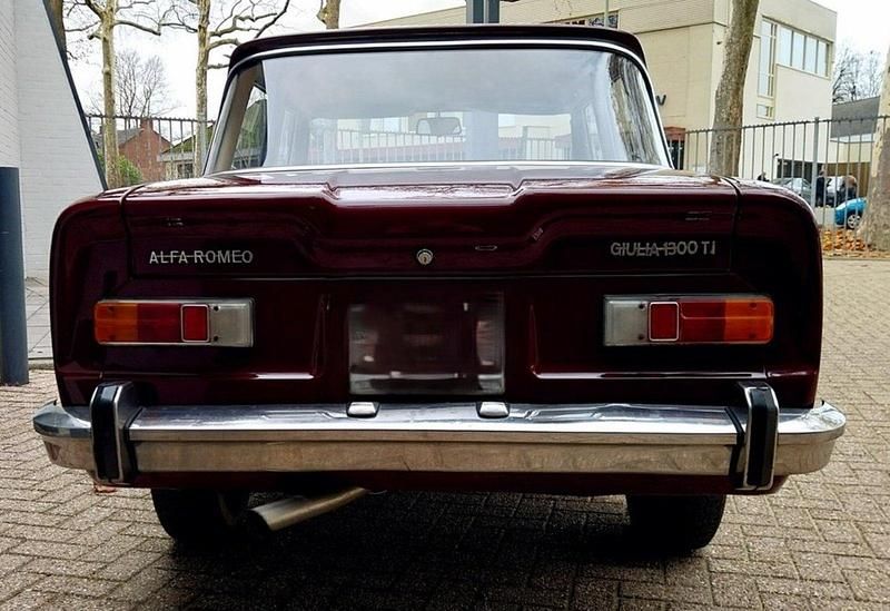 Gebraucht Alfa Romeo Giulia 80 PS (58 kW) 1970 Rot Kleinwagen