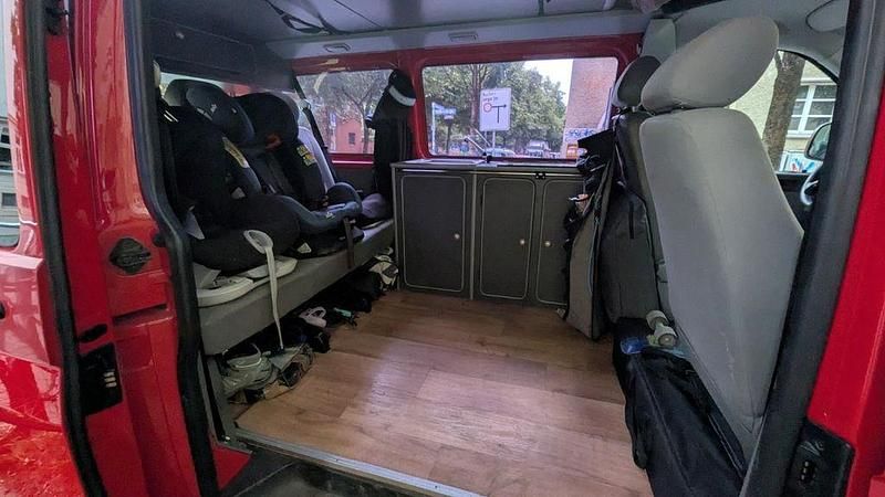 Gebraucht VW Caravelle 102 PS (75 kW) 2006 Rot Van