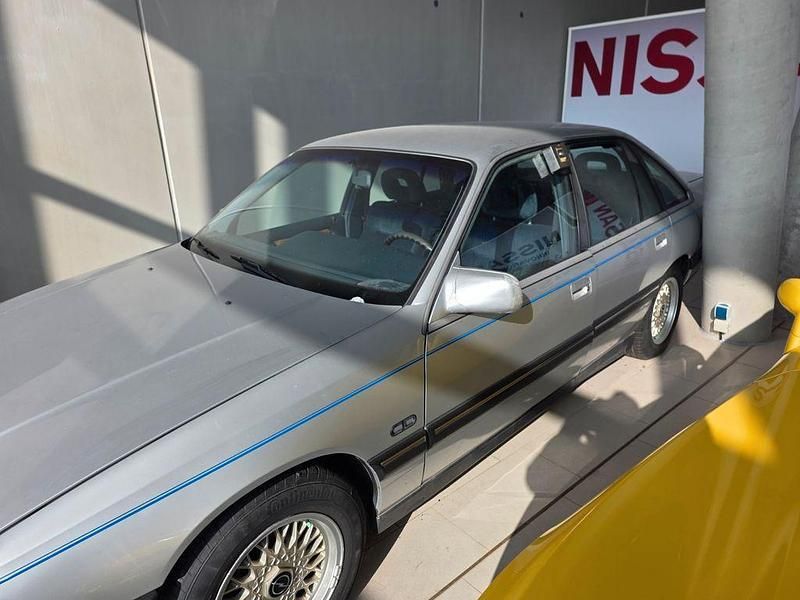 Second-hand Opel Senator 177 CP (130 kW) 1988 Argintiu Berlinǎ