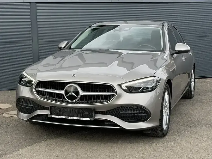 Gebraucht Mercedes C200 163 PS (119 kW) 2023 Mojavesilber metalliclack Limousine