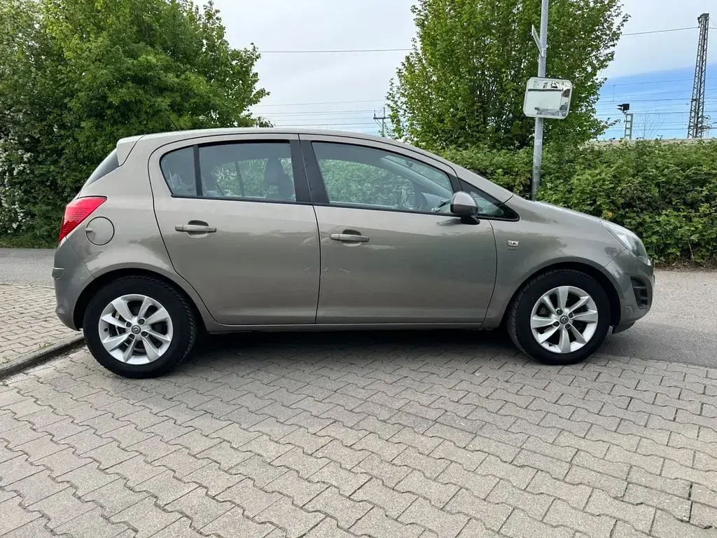 Usado Opel Corsa Innovation 87 HP (63 kW) 2014 Castanho Citadino
